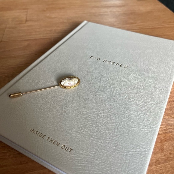 Vintage Carved Cameo Stick Pin and Brooch Set - Picture 5 of 11